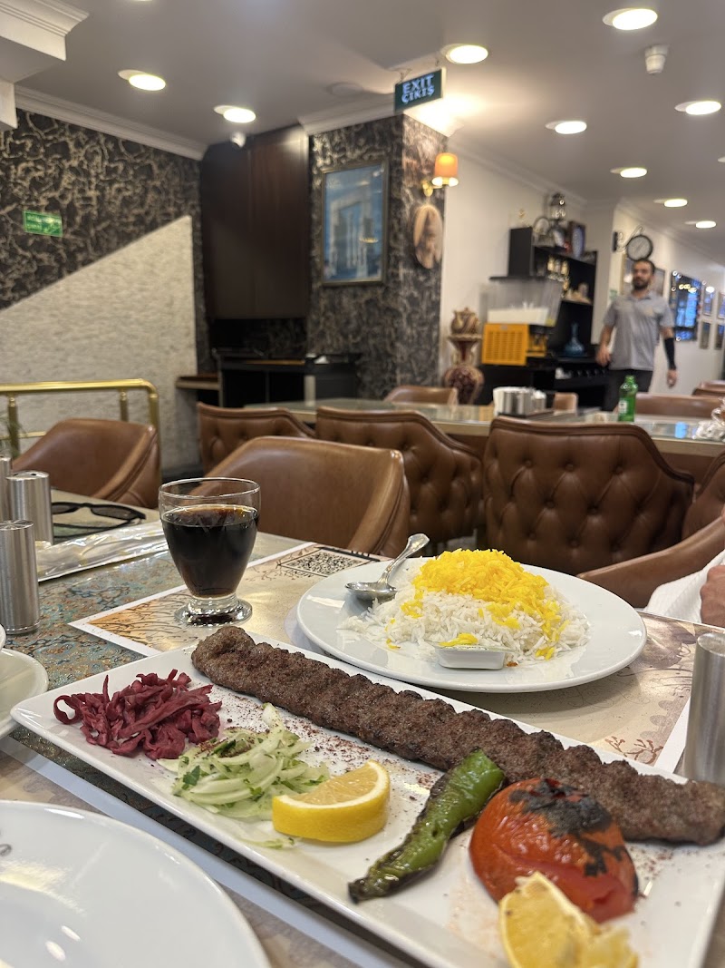 Safír Iranian Restaurant - Image 4